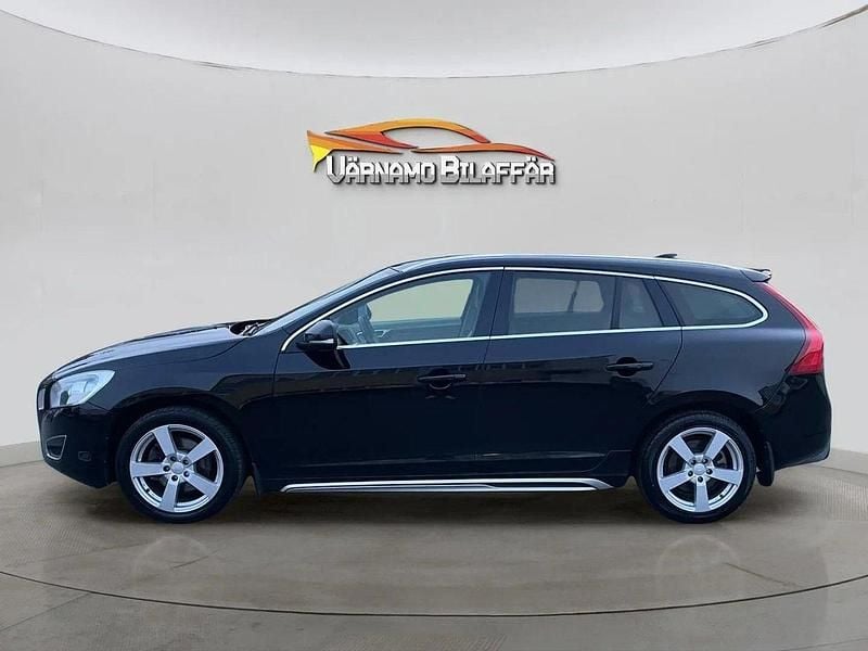 Svart Begagnad 2011 Volvo V60 Summum Kombi | 84 900 kr (Marknadspris) - Bild 1/4