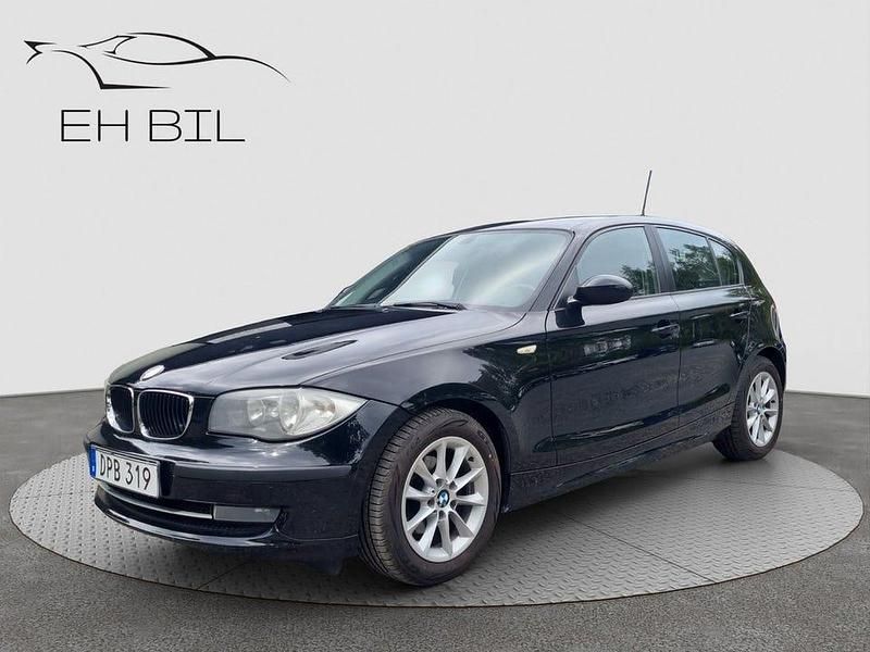 Svart Begagnad 2009 BMW 116 Advantage Halvkombi | 59 900 kr (Marknadspris) - Bild 1/4