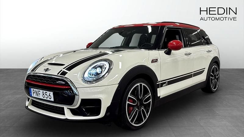 Vit (white) Begagnad 2017 Mini John Cooper Works Clubman Kombi | 199 900 kr (Marknadspris) - Bild 1/4