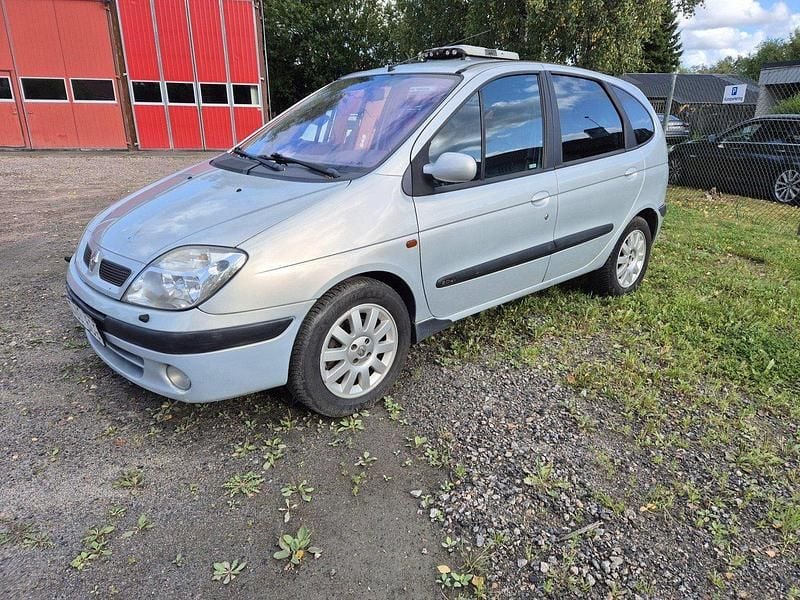 Grå Begagnad 2002 Renault Scénic Expression Minibuss | 24 900 kr - Bild 1/4