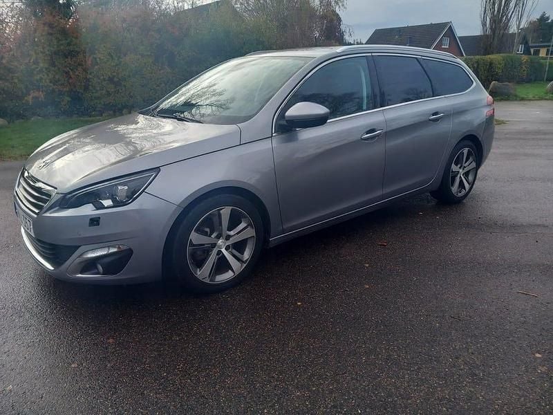 Grå Begagnad 2015 Peugeot 308 SW Allure Kombi | 59 800 kr (Superpris) - Bild 1/4