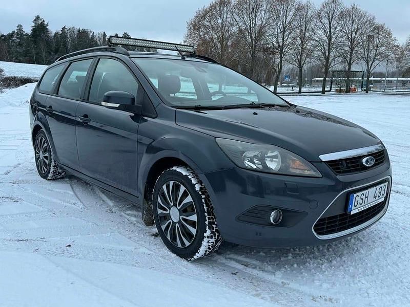Begagnad 2010 Ford Focus Titanium Kombi | 27 000 kr (Marknadspris) - Bild 1/4