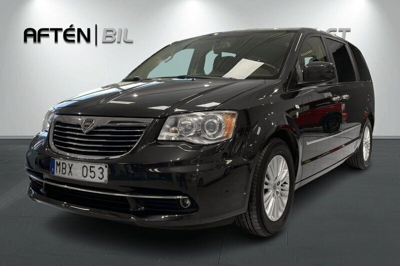 Grå Begagnad 2011 Lancia Voyager Minibuss | 119 800 kr (Lite dyr) - Bild 1/3