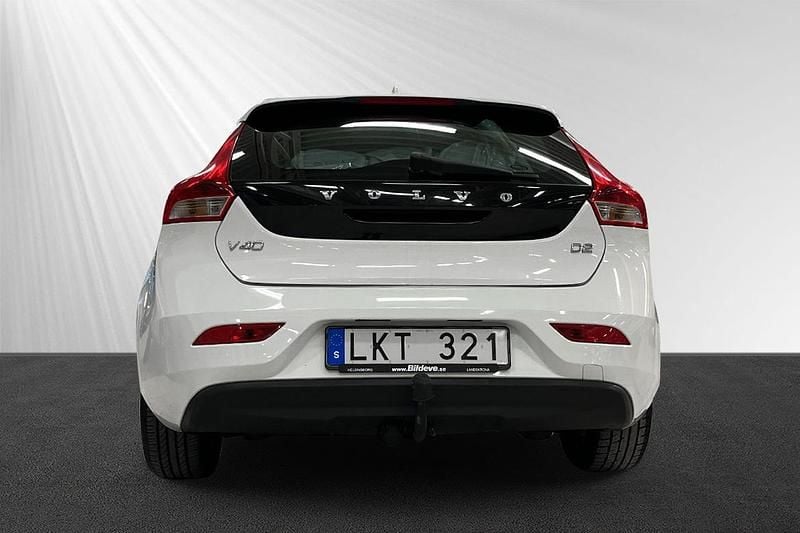 Begagnad Volvo V40 Kinetic 116 HK (85 kW) 2013 Vit Halvkombi