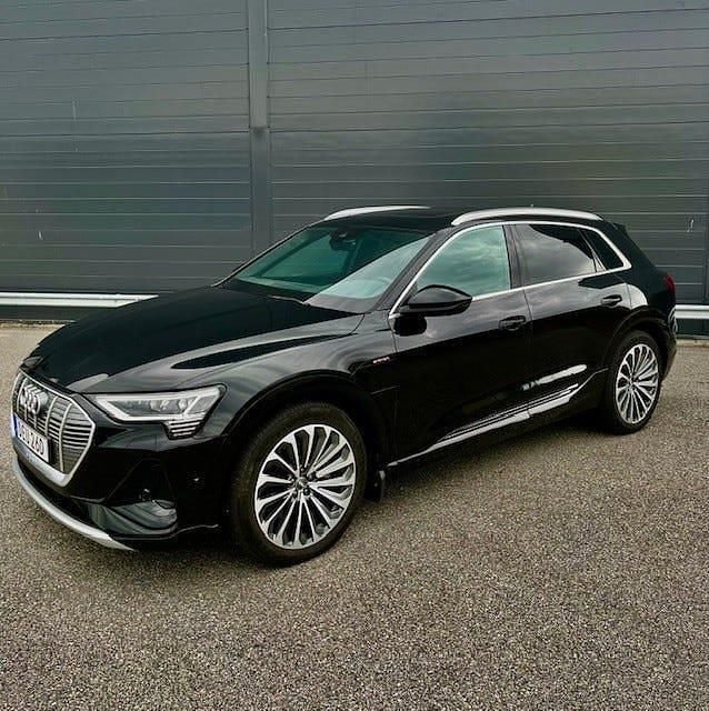 Begagnad 2020 Audi e-tron S-Line SUV | 330 000 kr (Bra pris) - Bild 1/4