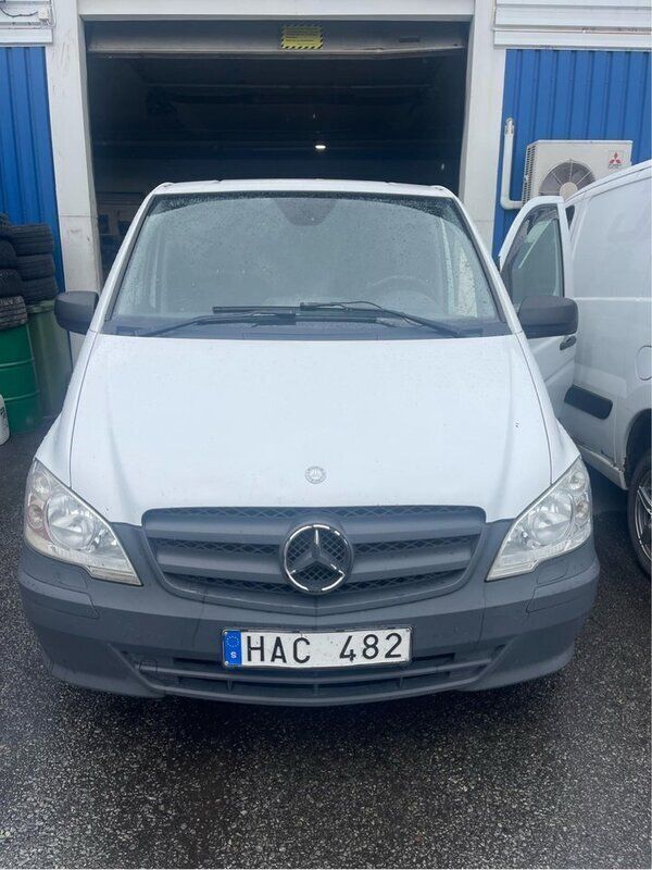 Vit Begagnad 2011 Mercedes Vito Minibuss | 79 500 kr (Dyr) - Bild 1/4