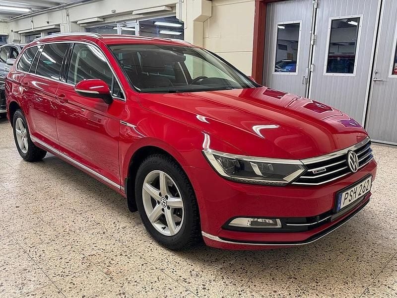 Begagnad VW Passat GT 190 HK (139 kW) 2018 Röd Kombi