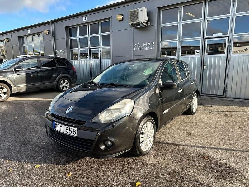 Svart Begagnad 2011 Renault Clio R.S. Halvkombi | 49 900 kr (Lite dyr) - Bild 1/4