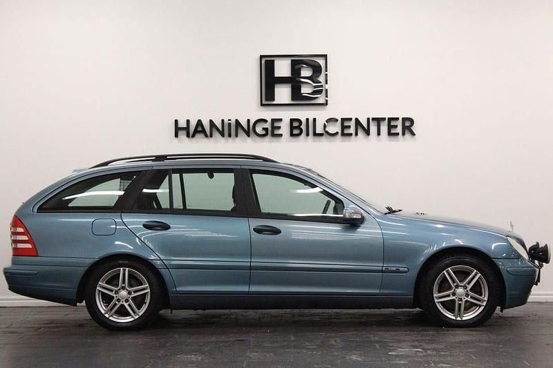 Begagnad Mercedes C240 170 HK (125 kW) 2003 Blå Kombi