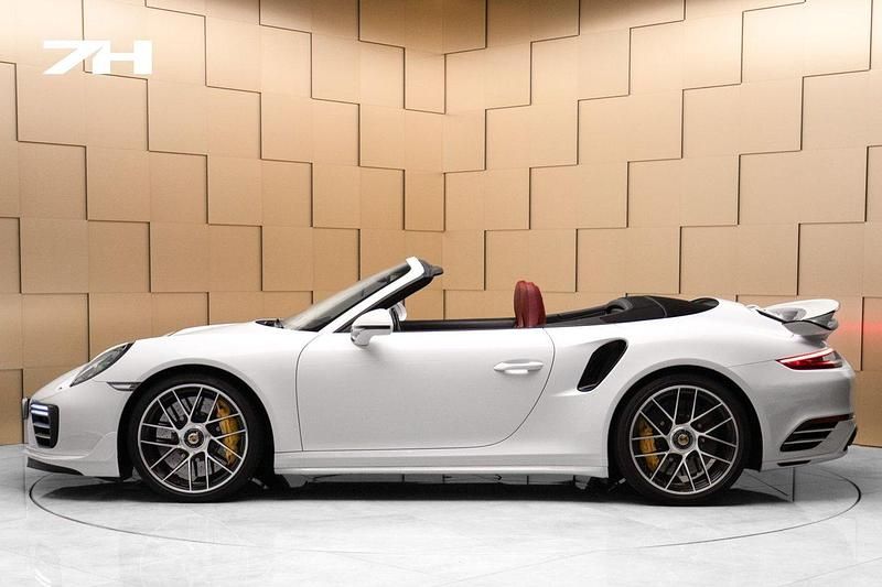Begagnad Porsche 911 Turbo S Cabriolet 580 HK (426 kW) 2018 Cab