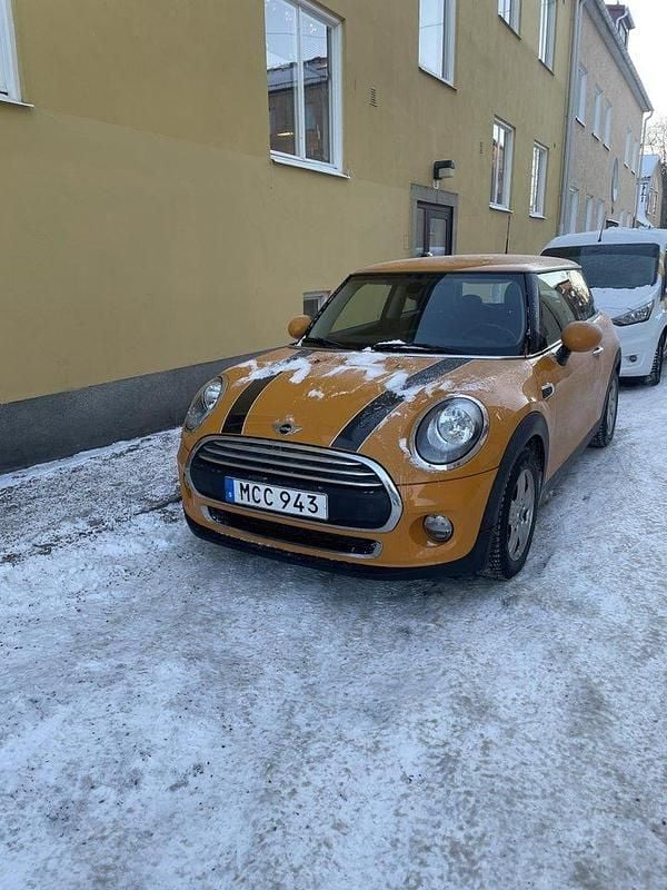 Orange Begagnad 2016 Mini ONE Pepper Halvkombi | 92 000 kr (Bra pris) - Bild 1/1