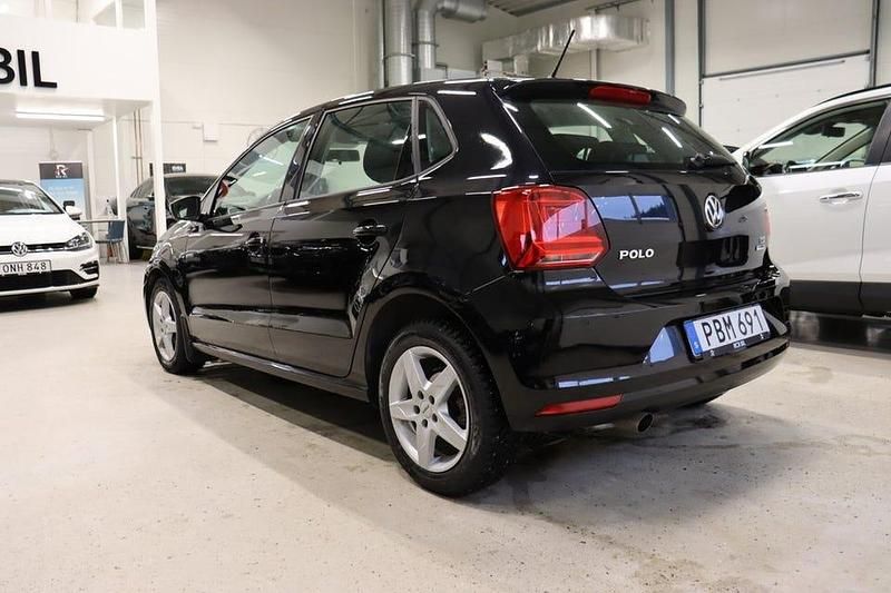 Begagnad VW Polo 90 HK (66 kW) 2016 Svart Halvkombi