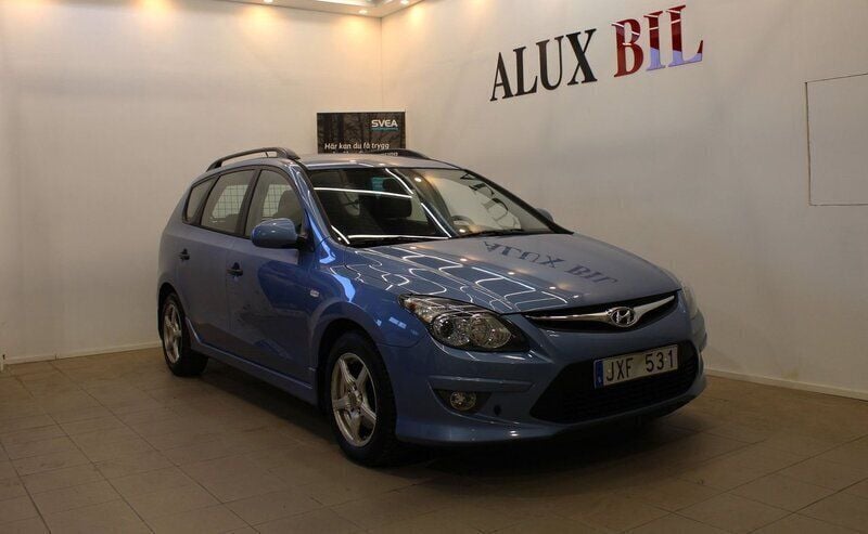 Ljusblå (blå) Begagnad 2012 Hyundai i30 Select Kombi | 44 900 kr (Bra pris) - Bild 1/4