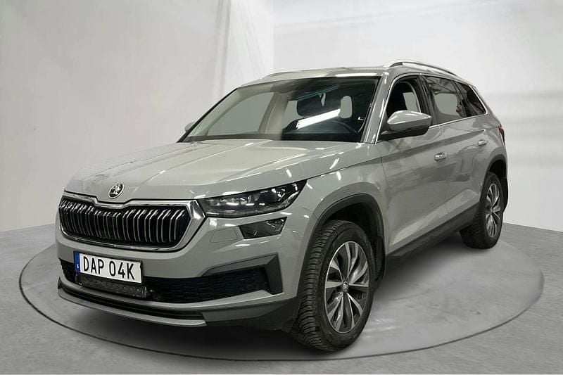 Grå Begagnad 2022 Skoda Kodiaq SUV | 300 000 kr (Marknadspris) - Bild 1/4