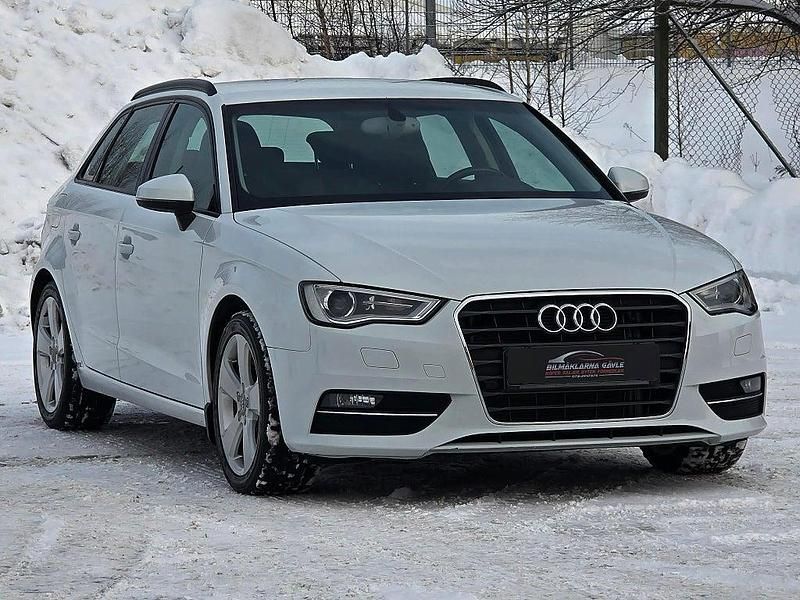 Begagnad Audi A3 Sportback 122 HK (89 kW) 2013 Vit Halvkombi