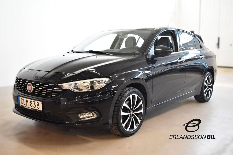 Svart Begagnad 2016 Fiat Tipo Sedan | 99 900 kr (Dyr) - Bild 1/4