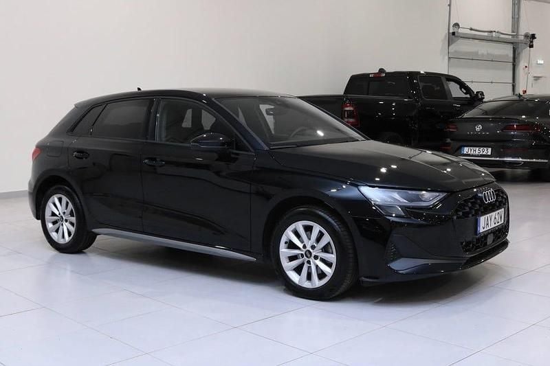 Begagnad Audi A3 150 HK (110 kW) 2025 Svart