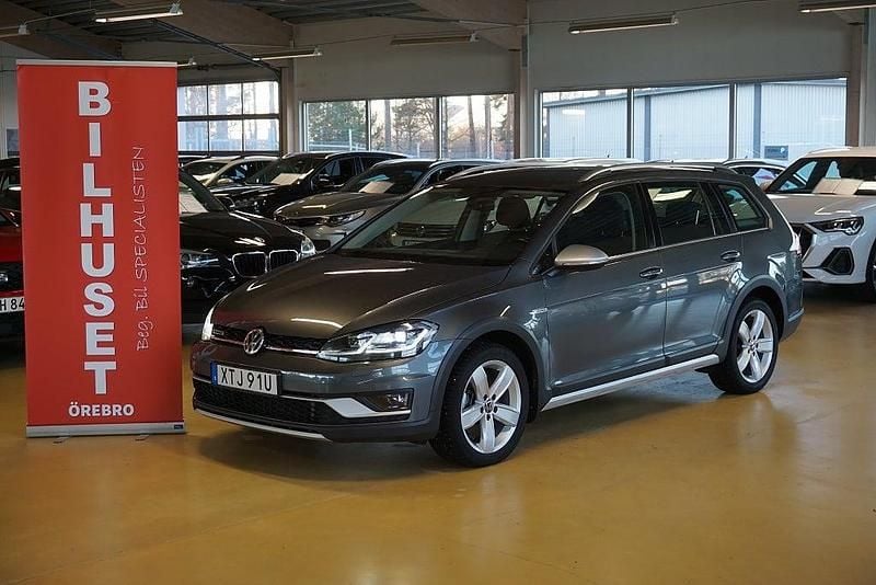 Grå Begagnad 2020 VW Golf Alltrack Kombi | 245 000 kr (Marknadspris) - Bild 1/4