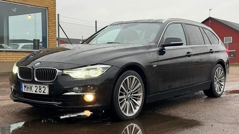 Begagnad BMW 320 Luxury Line 190 HK (139 kW) 2016 Svart Kombi
