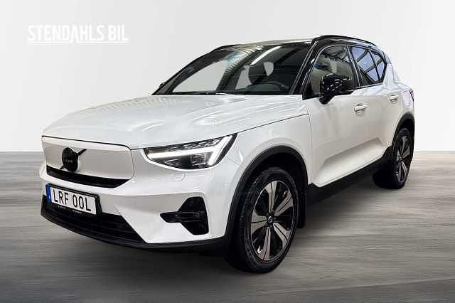 Begagnad Volvo XC40 Plus 175 kW (238 HK) 2023 Vit SUV