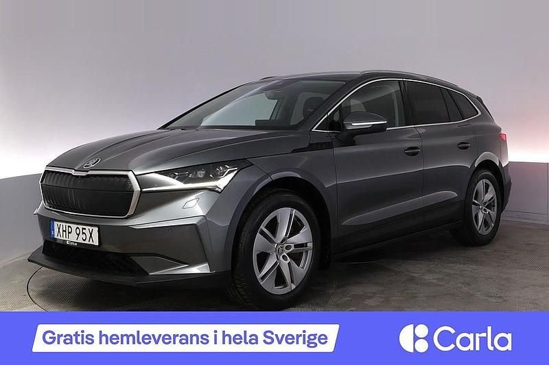 Grå Begagnad 2023 Skoda Enyaq iV SUV | 380 990 kr (Marknadspris) - Bild 1/4