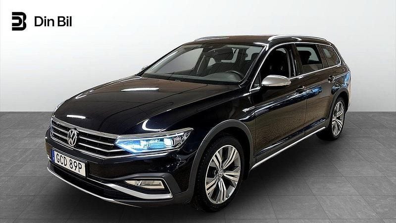 Svart (deep black pearl) Begagnad 2019 VW Passat Alltrack Kombi | 239 900 kr (Marknadspris) - Bild 1/4