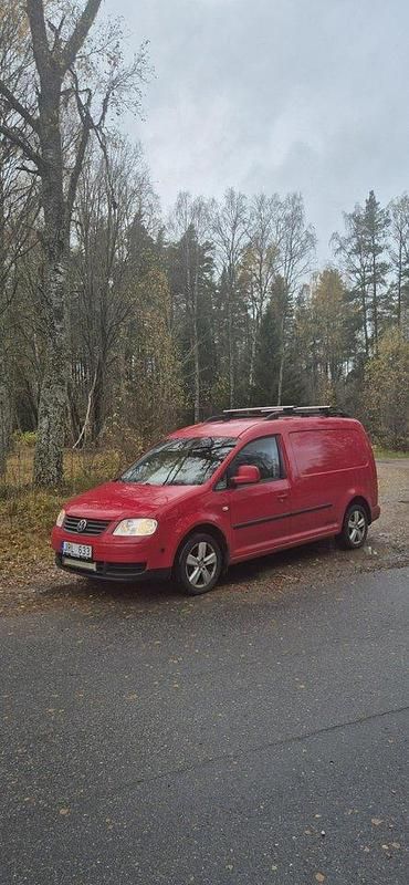 Röd Begagnad 2009 VW Caddy Maxi Minibuss | 42 000 kr (Lite dyr) - Bild 1/4