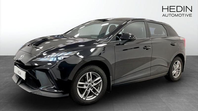 Svart Begagnad 2023 MG MG4 EV Halvkombi | 259 900 kr (Marknadspris) - Bild 1/4