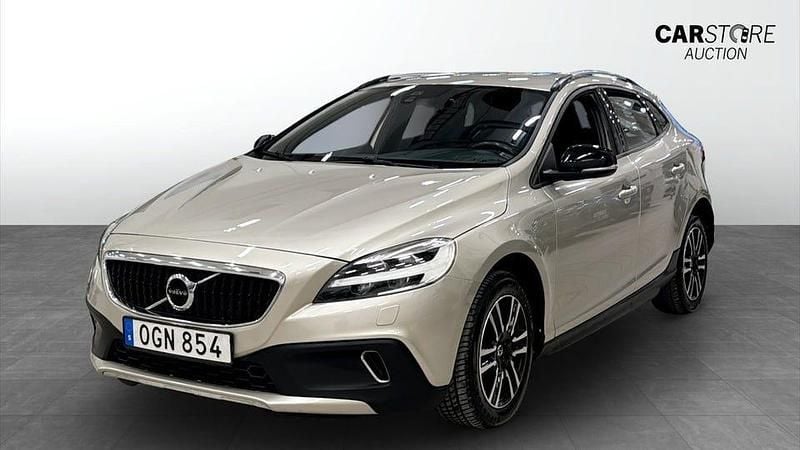 Begagnad Volvo V40 CC Business Edition 150 HK (110 kW) 2017 Brun Kombi
