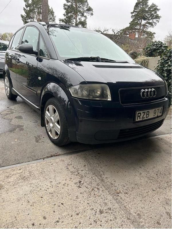 Blå Begagnad 2001 Audi A2 Halvkombi | 10 000 kr (Bra pris) - Bild 1/4