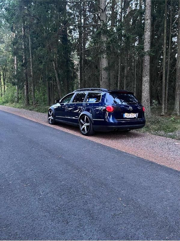 Blå Begagnad 2006 VW Passat Comfortline Kombi | 30 000 kr - Bild 1/4