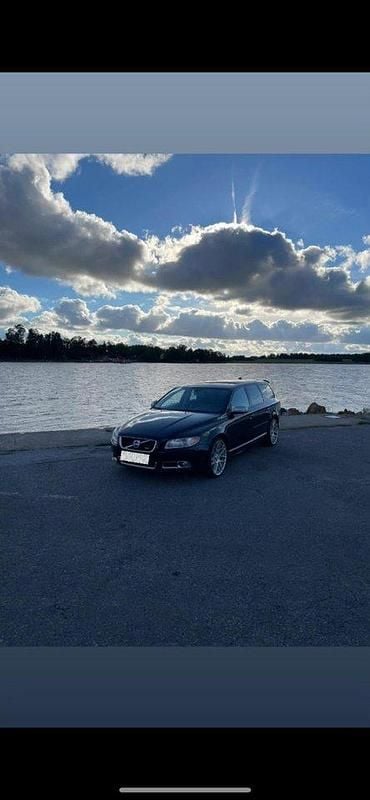 Svart Begagnad 2011 Volvo V70 R-Design Kombi | 69 000 kr (Bra pris) - Bild 1/4