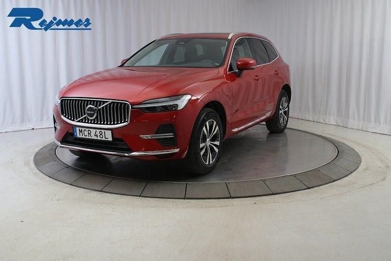 Fusion red metallic Begagnad 2025 Volvo XC60 Core SUV | 494 900 kr (Bra pris) - Bild 1/4