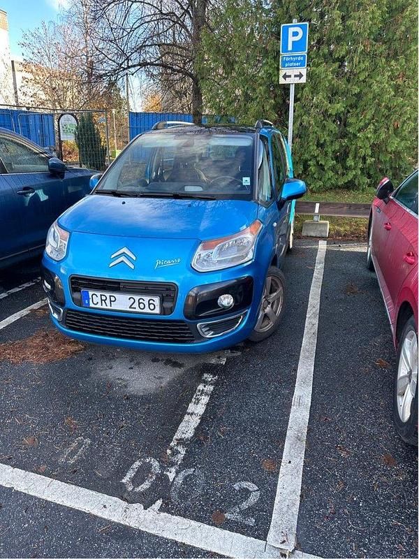 Blå Begagnad 2009 Citroën C3 Picasso Minibuss | 38 000 kr (Marknadspris) - Bild 1/4