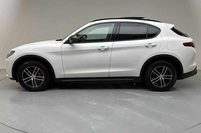 Begagnad Alfa Romeo Stelvio Tech Edition 280 HK (205 kW) 2019 Vit SUV