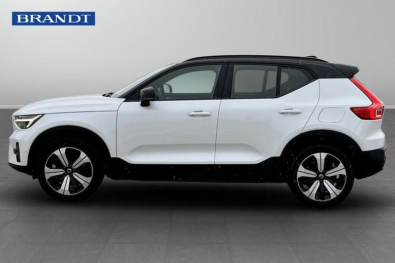 Begagnad Volvo XC40 Single Motor 175 kW (238 HK) 2023 Vit SUV