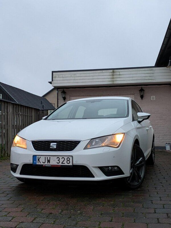 Vit Begagnad 2014 Seat Leon Style Halvkombi | 90 000 kr (Bra pris) - Bild 1/4