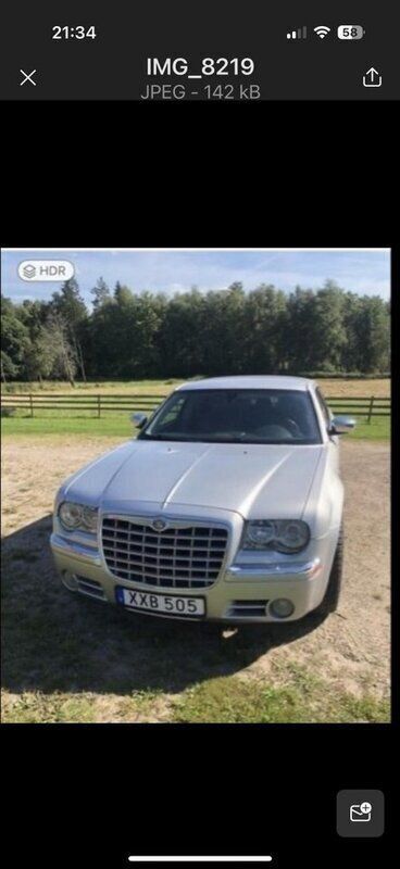 Silver Begagnad 2005 Chrysler 300C Sedan | 60 000 kr (Lite dyr) - Bild 1/4