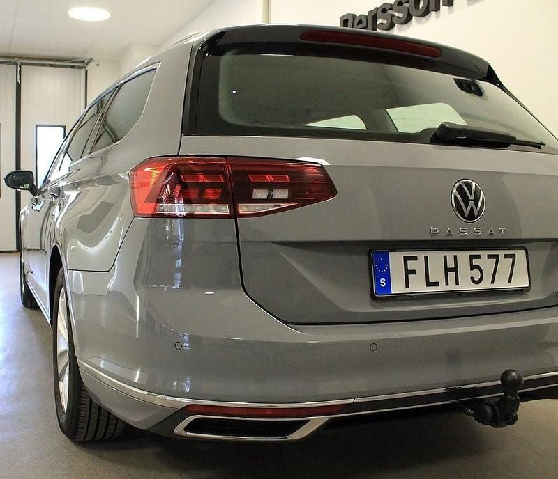 Begagnad VW Passat GT 203 HK (149 kW) 2023 Grå Kombi