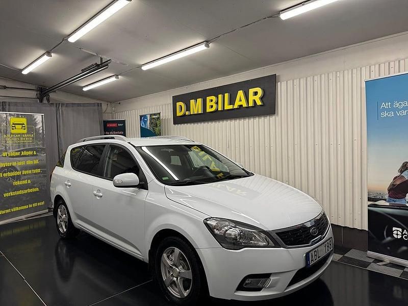 Begagnad Kia Ceed Sportswagon 128 HK (94 kW) 2011 Vit Kombi