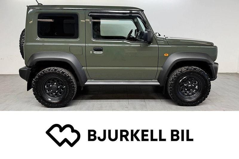 Grön Begagnad 2024 Suzuki Jimny SUV | 359 900 kr (Marknadspris) - Bild 1/4