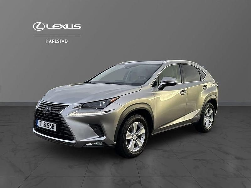Grå Begagnad 2019 Lexus NX300h Executive Line SUV | 319 900 kr (Bra pris) - Bild 1/4