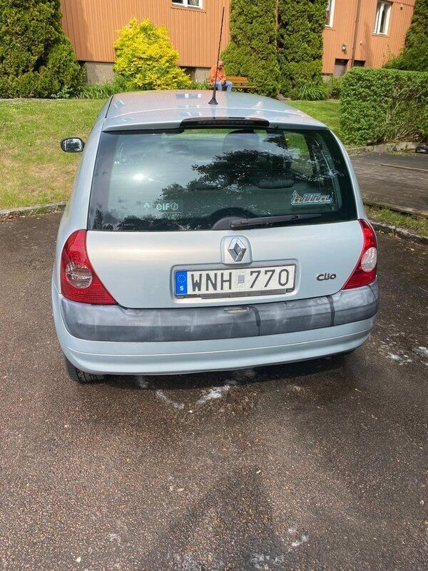 Grå Begagnad 2005 Renault Clio R.S. Halvkombi | 21 000 kr (Bra pris) - Bild 1/2