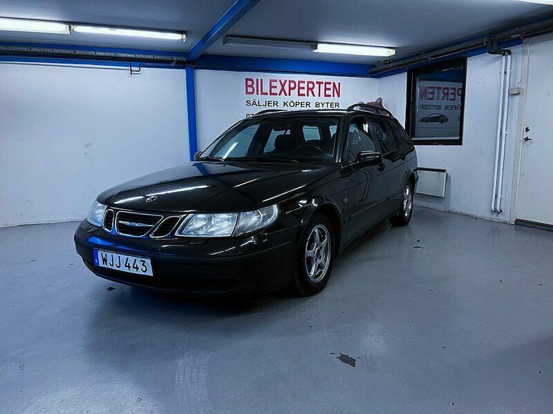Svart Begagnad 2004 Saab 9-5 Linear Kombi | 16 900 kr (Marknadspris) - Bild 1/4