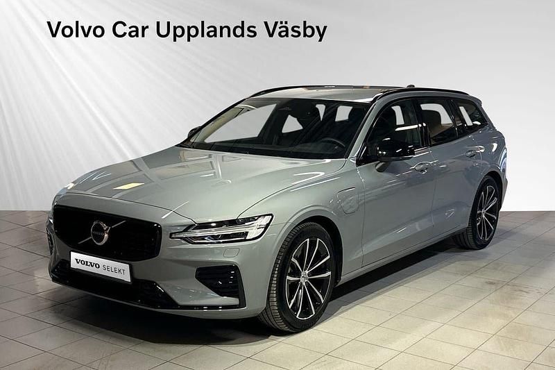 Grå Begagnad 2024 Volvo V60 Plus Kombi | 529 900 kr (Dyr) - Bild 1/4