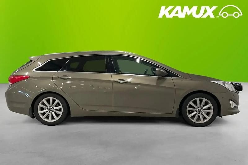 Begagnad Hyundai i40 136 HK (100 kW) 2011 Brun Kombi