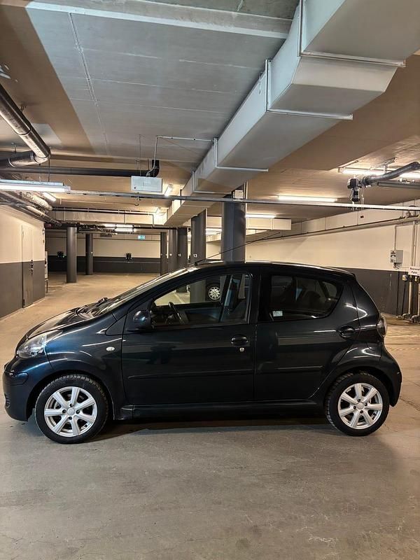 Begagnad Toyota Aygo 68 HK (50 kW) 2011 Halvkombi