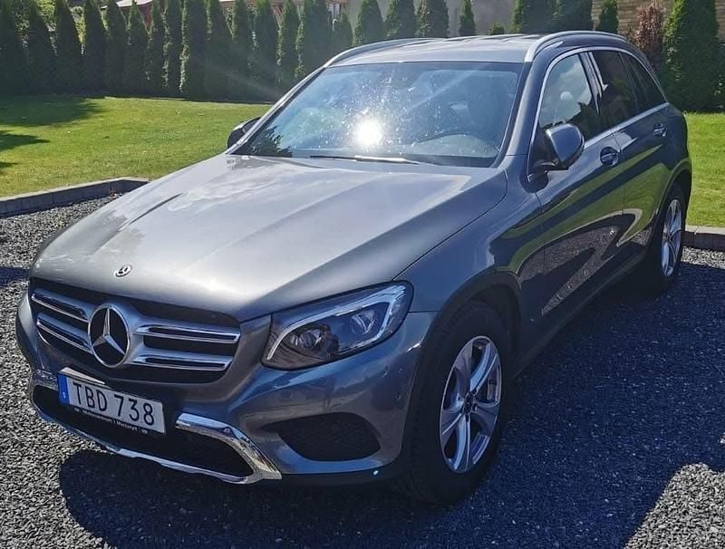Grå Begagnad 2019 Mercedes GLC220 SUV | 225 000 kr (Bra pris) - Bild 1/1