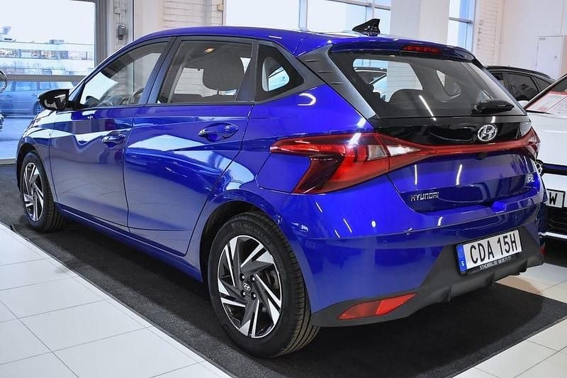 Begagnad Hyundai i20 Essential 101 HK (74 kW) 2022 Blå Halvkombi