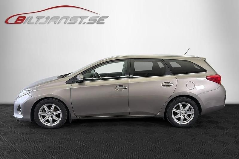 Begagnad Toyota Auris Touring Sports 133 HK (97 kW) 2015 Brun Kombi